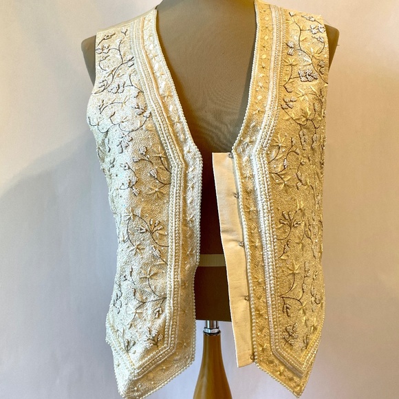 VINTAGE LIZ CLAIRBORN Beaded Embroidered Silk Vest Ivory Petite - Picture 3 of 14